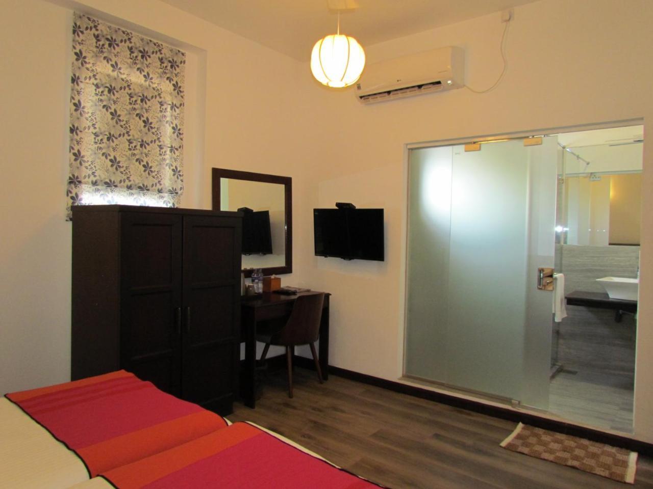 Kmc Villa Dehiwala-Mount Lavinia Exteriér fotografie
