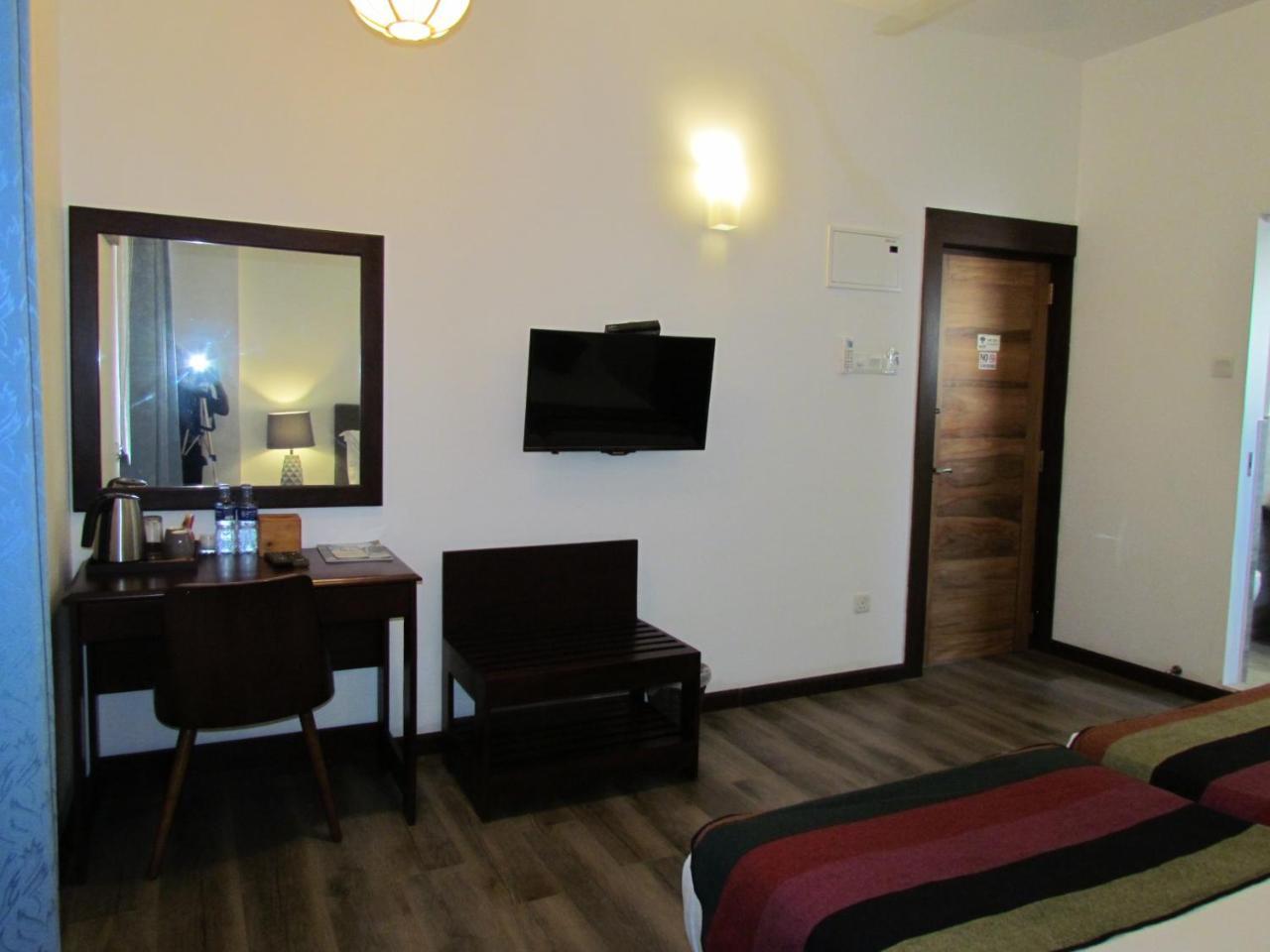 Kmc Villa Dehiwala-Mount Lavinia Exteriér fotografie