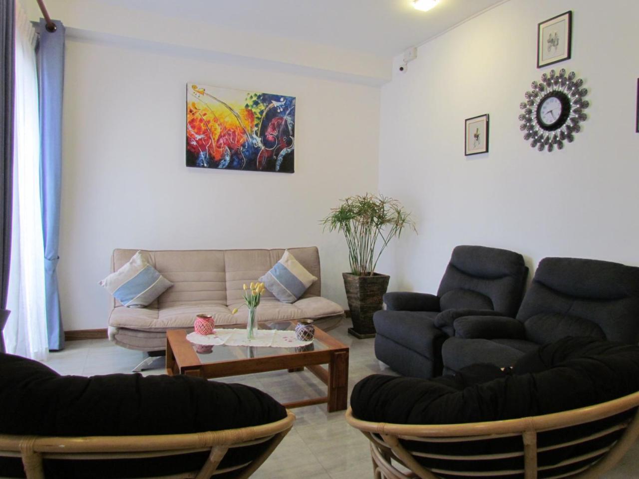 Kmc Villa Dehiwala-Mount Lavinia Exteriér fotografie