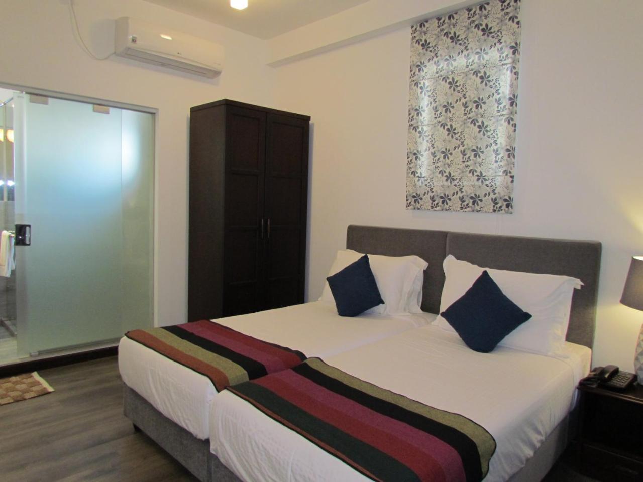 Kmc Villa Dehiwala-Mount Lavinia Exteriér fotografie